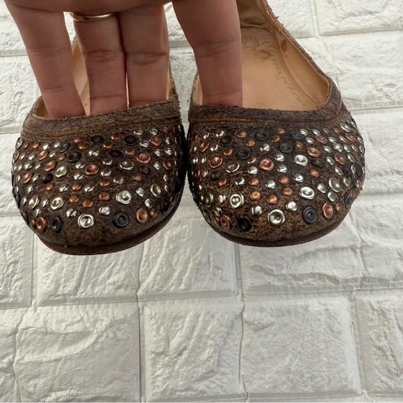 Frye Carson Studded Ballet Flat in Brown 8.5 - Picture 2 of 8